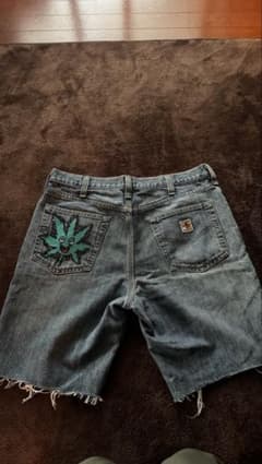 Carharttリメイク品デニム ハーフパンツ サイズ32のサムネイル