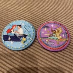 Disney ディズニー刺繍缶バッジ 2個セットのサムネイル