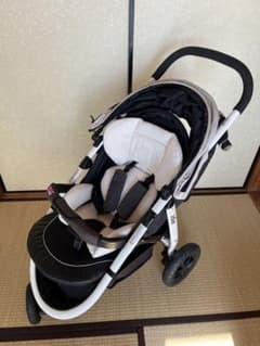 廃盤品レア！Joie ライトトラックス エア　カシュー　レインカバー付きのサムネイル