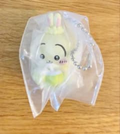 映画 ちいかわ たべものいっぱいマスコット うさぎのサムネイル
