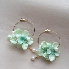 1点限定 紫陽花 ピアスのサムネイル
