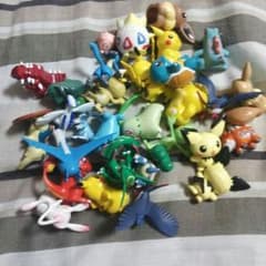ポケモンフィギュアまとめ売りのサムネイル
