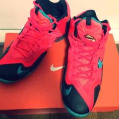 NIKE Lebron11 ナイキ レブロン11のサムネイル