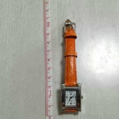 オレンジ色の腕時計♪のサムネイル