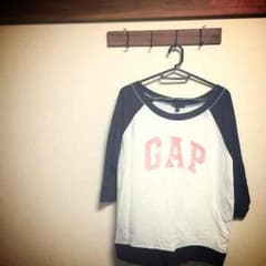 値下げ！【GAP】ロゴTシャツ 七分袖 Mサイズのサムネイル