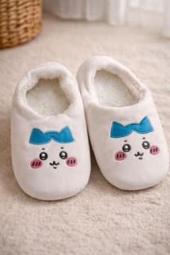 【公式／新品】ちいかわ ルームスリッパ もこもこ 23-25cm ハチワレのサムネイル