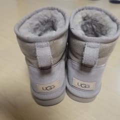 UGGミドルムートンブーツのサムネイル