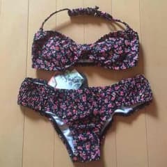 とろまり様専用ページ 新品未使用！ロキシー リバティ柄 バンドゥービキニのサムネイル