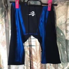 finaマーク付き。競泳水着のサムネイル
