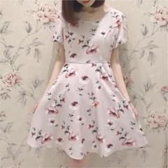 花柄ワンピースのサムネイル