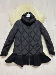 ミッシェル様専用　MONCLER ブラック ダウンジャケットのサムネイル