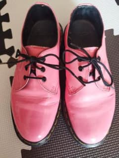 Dr.Martens　ドクターマーチン　ピンク　パテントレザーエナメル製のサムネイル