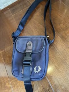 Fred Perry キャンバス ボディバッグのサムネイル