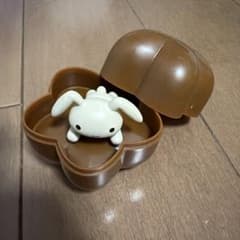 クレヨンしんちゃん うさぎ カプセルトイのサムネイル