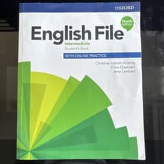 English File Intermediate Student's Bookのサムネイル