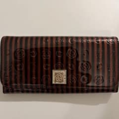 クレイサス　エナメル　長財布 黒と茶色 ストライプ デザインのサムネイル