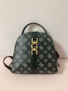 guess リュック　新品タグ付きのサムネイル