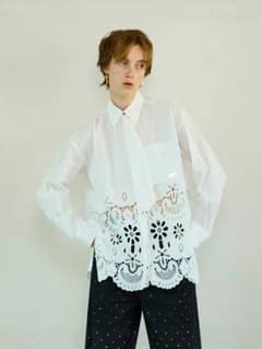 maison special♡ヘムエンブロイダリーネクタイシャツ(ホワイト) maison special ヘムエンブロイダリーネクタイシャツ ホワイト - メルカリ