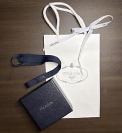 新品　PRADA ギフトボックス　ショッパーセットのサムネイル