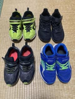 男の子スニーカーまとめ売り18㎝・18.5㎝のサムネイル