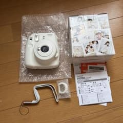 ［新品無使用］チェキ instax mini8+ 元箱付きのサムネイル