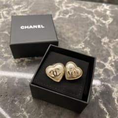 CHANEL ハート パール ピアスのサムネイル