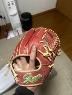 Slugger 赤 軟式グローブ 右投げ用のサムネイル
