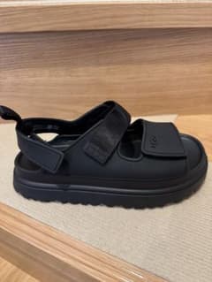 UGG サンダル ブラック　ゴールデングロウ　GOLDENGLOWのサムネイル