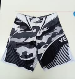 VENUM ファイトショーツ　Sサイズのサムネイル