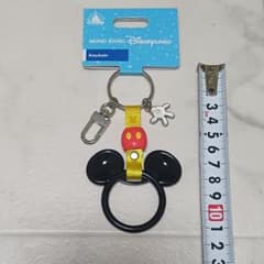新品未使用 香港ディズニー限定 つり革キーホルダー 1個のサムネイル