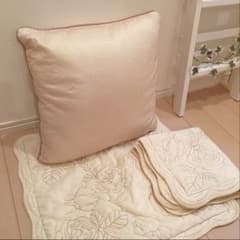 【11/8までお取り置き・ユキ様専用です】ベージュクッション&クッションカバーのサムネイル