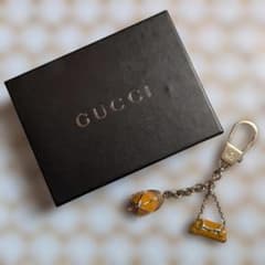GUCCI グッチ　キーリング　バッグ型　帽子型　エナメル　ピンク　美品 GUCCI グッチ キーリング バッグ型 帽子型 エナメル ピンク 専用箱あり