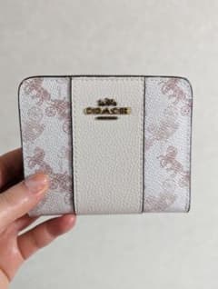 【未使用】COACHホースアンドキャリッジ二つ折り財布のサムネイル