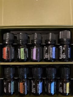 doTERRA 正規品　ファミリーエッセンシャルキットのサムネイル