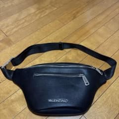 VALENTINO ブラック ボディバッグのサムネイル