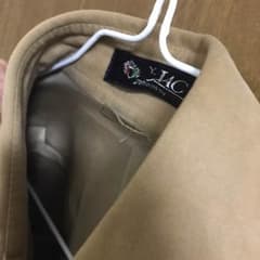 ベージュ シャツのサムネイル