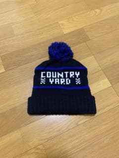 COUNTRY YARD ポンポン付きニット帽のサムネイル