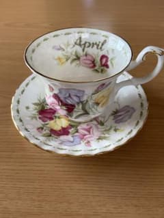 ロイヤルアルバート フラワーオブザマンス 4月 カップ&ソーサー