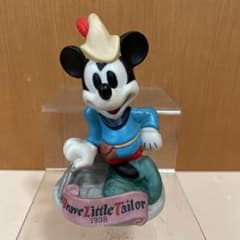 ミッキーマウス Brave Little Tailor 1938 陶器置物 - メルカリ