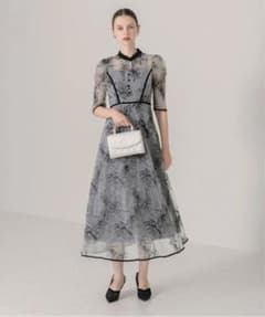 Leja 配色パイピングプチハイネック花柄刺繍ラメレースロング丈ドレスワンピースのサムネイル