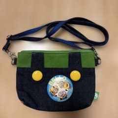 USJ限定 ルイージ デニム ショルダーバッグ　ミニオンズバッチ付きのサムネイル