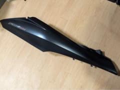 ホンダ純正 PCX150 KF12 マットブラック 右 リヤサイドカウルカバーのサムネイル