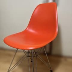 かじ様専用　イームズ シェルチェア オレンジ　vitra 正規品のサムネイル
