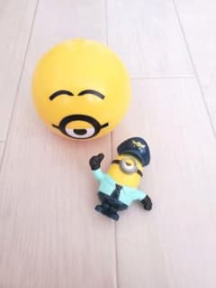 お値下げ中　ハッピーセット　ミニオンズ　パイロット　ポリス　警察官のサムネイル