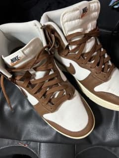 NIKE ハイカットスニーカー ブラウン/ホワイトのサムネイル