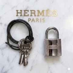 【極美品】HERMES エルメス カデナ パドロック 南京錠 鍵100番のサムネイル