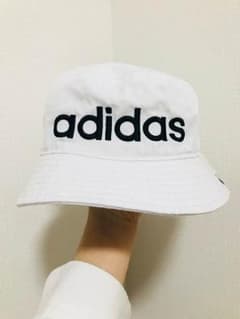 adidas バケットハットのサムネイル