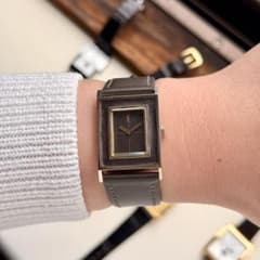 ヴィンテージ YVES SAINT LAURENT 手巻き タンク 1980年代 ヴィンテージ YVES SAINT LAURENT 手巻き タンク 1980年代 - メルカリ