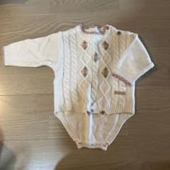 ケーブル編みロンパース クリーム色のサムネイル