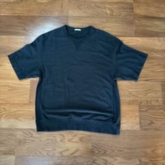 GU スウェットTシャツのサムネイル